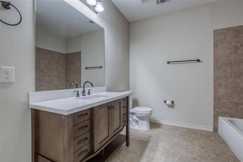 106 Eagle Meadow, Brock, TX 76087