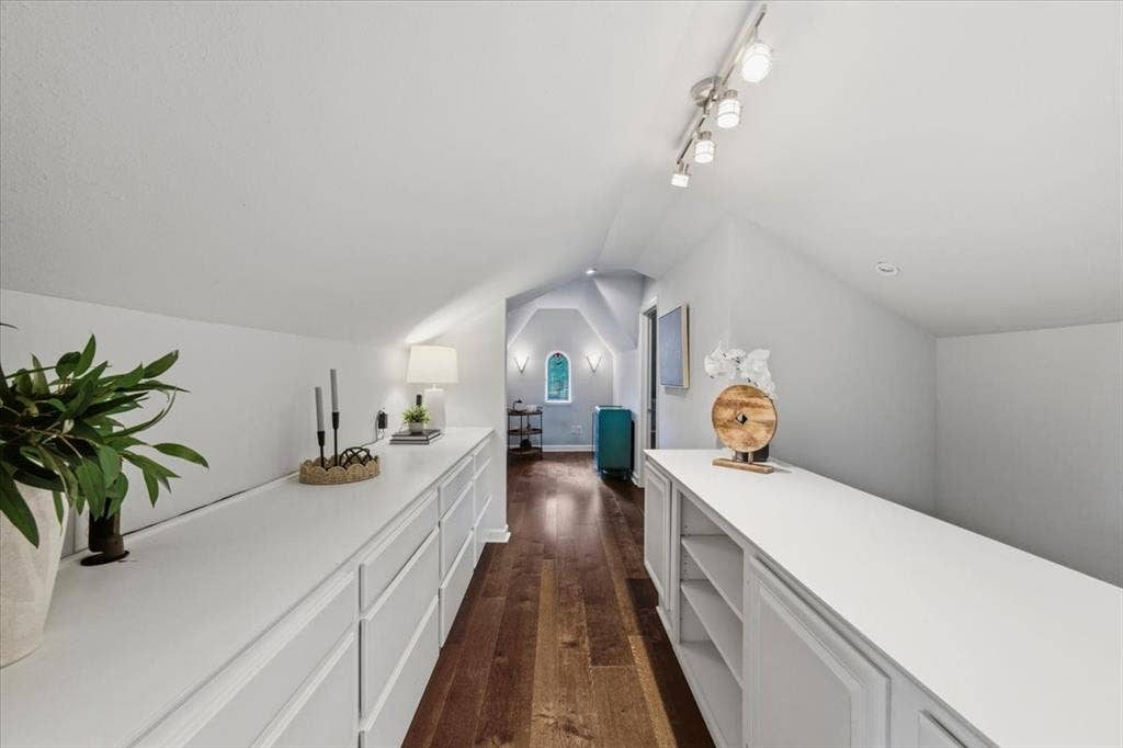 522 Monte Vista Drive, Dallas, TX 75223