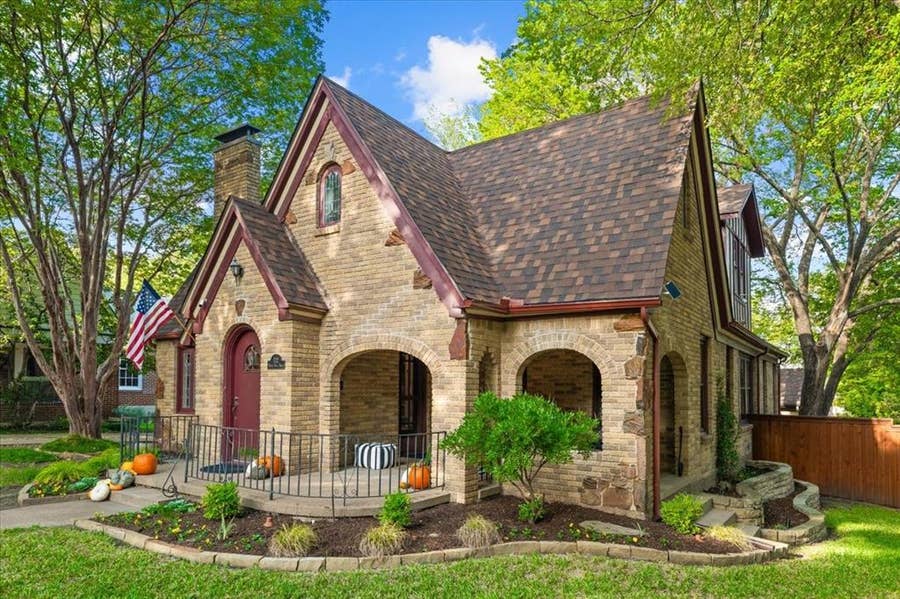 Property photo for 522 Monte Vista Drive, Dallas, TX