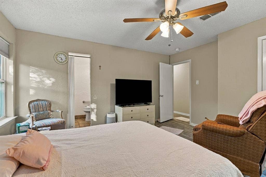 1300 Oak Country, Weatherford, TX 76085