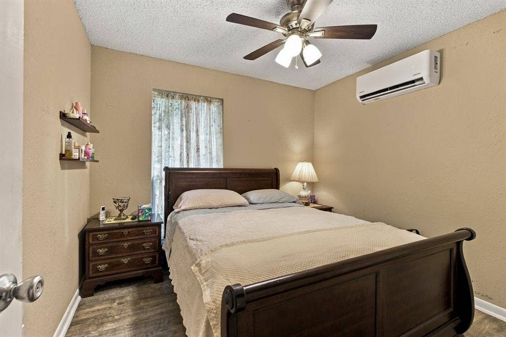 1300 Oak Country, Weatherford, TX 76085