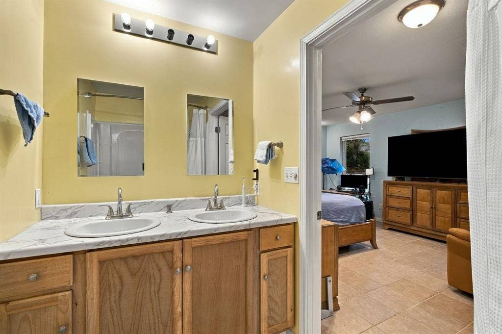 1300 Oak Country, Weatherford, TX 76085