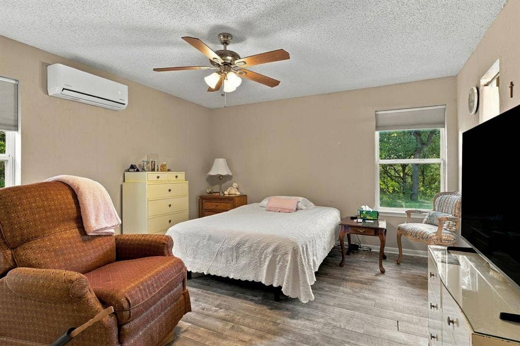 1300 Oak Country, Weatherford, TX 76085