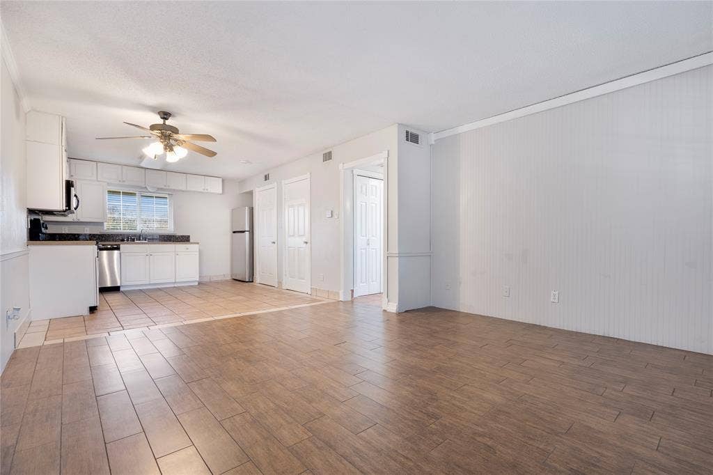 1207 W Wall Street, #4, Grapevine, TX 76051