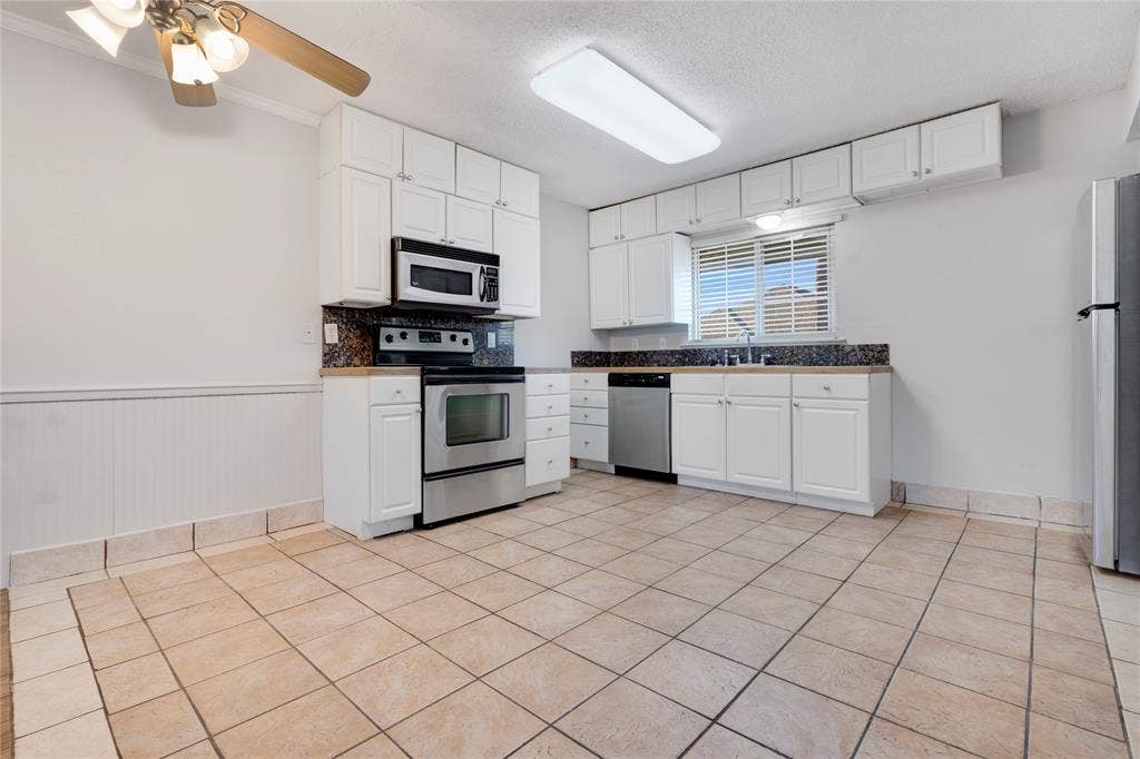 1207 W Wall Street, #4, Grapevine, TX 76051