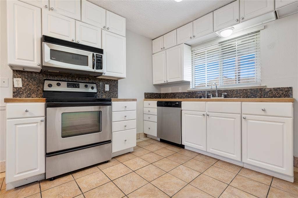 1207 W Wall Street, #4, Grapevine, TX 76051