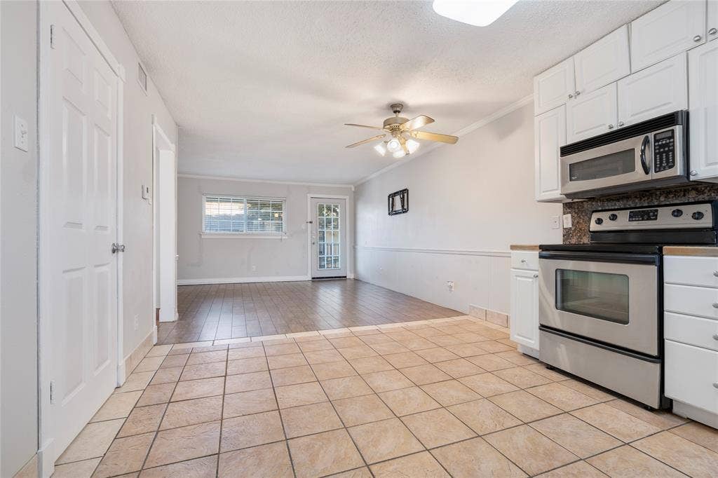 1207 W Wall Street, #4, Grapevine, TX 76051