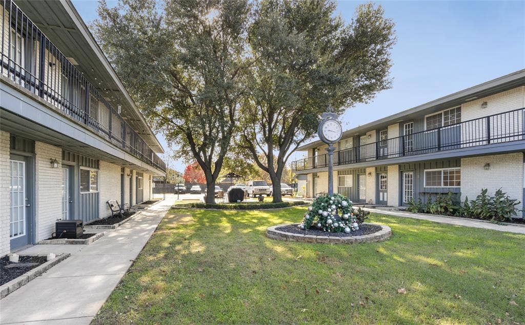 1207 W Wall Street, #4, Grapevine, TX 76051