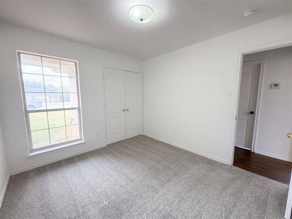 208 Comanche Trail, Alvarado, TX 76009
