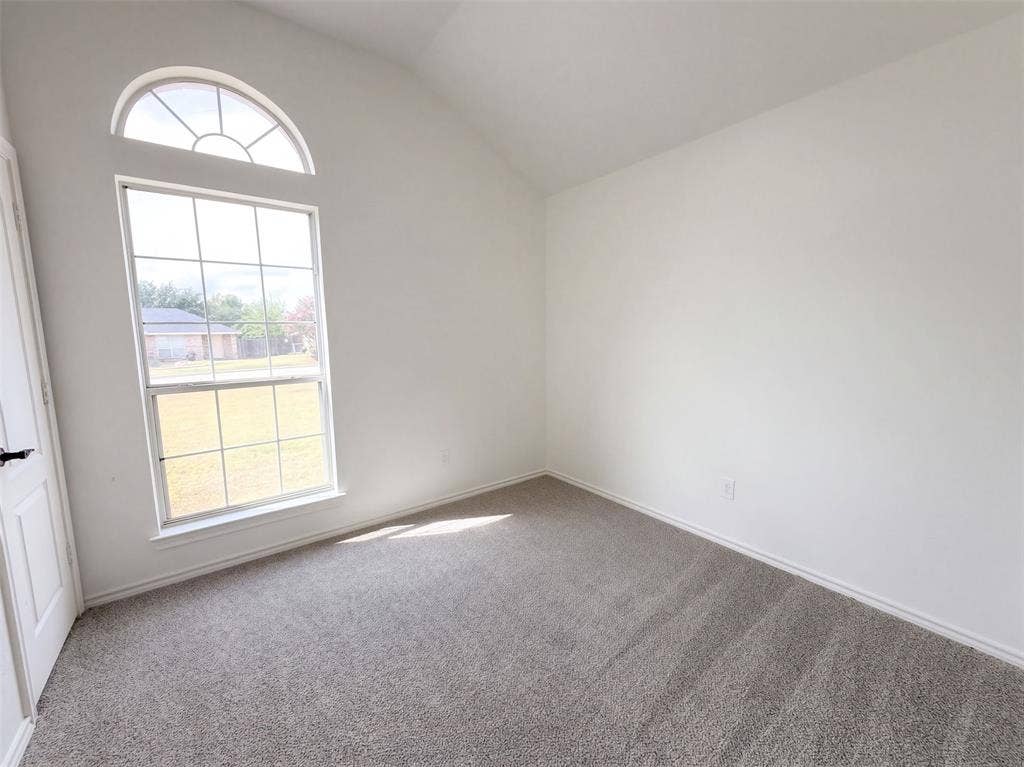 208 Comanche Trail, Alvarado, TX 76009
