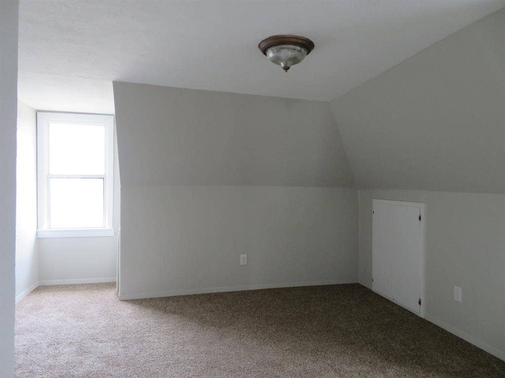 Upstairs Bedroom 3