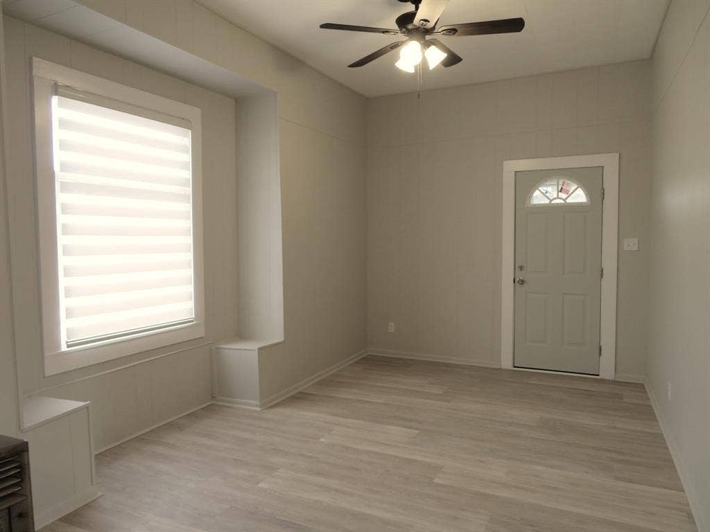 911 W Liveoak Street, Coleman, TX 76834