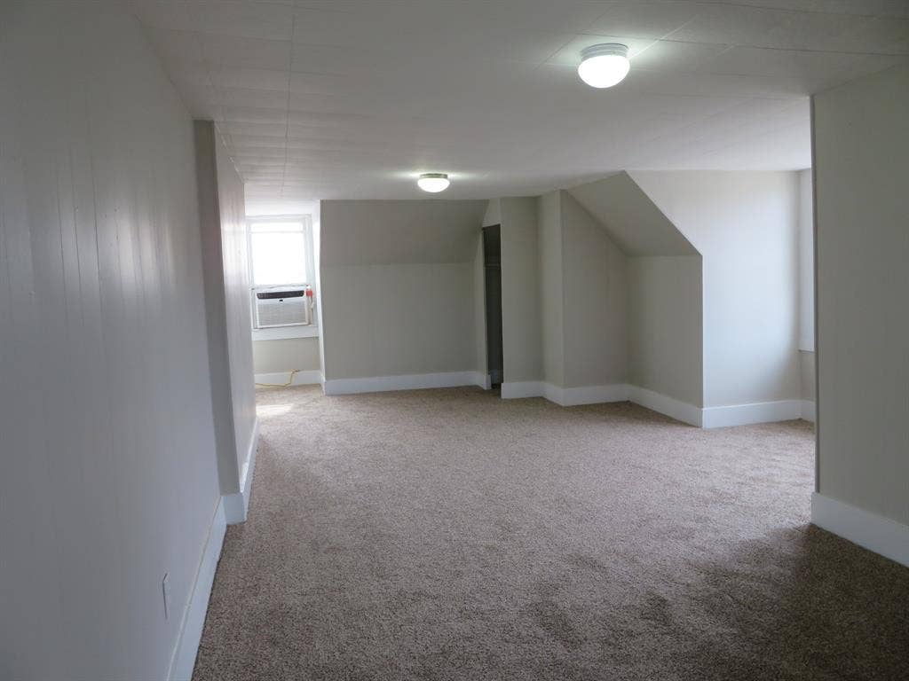 Upstairs Bedroom 2