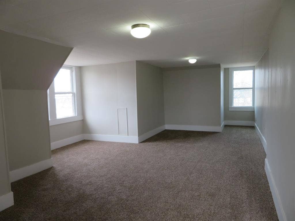 Upstairs Bedroom 2
