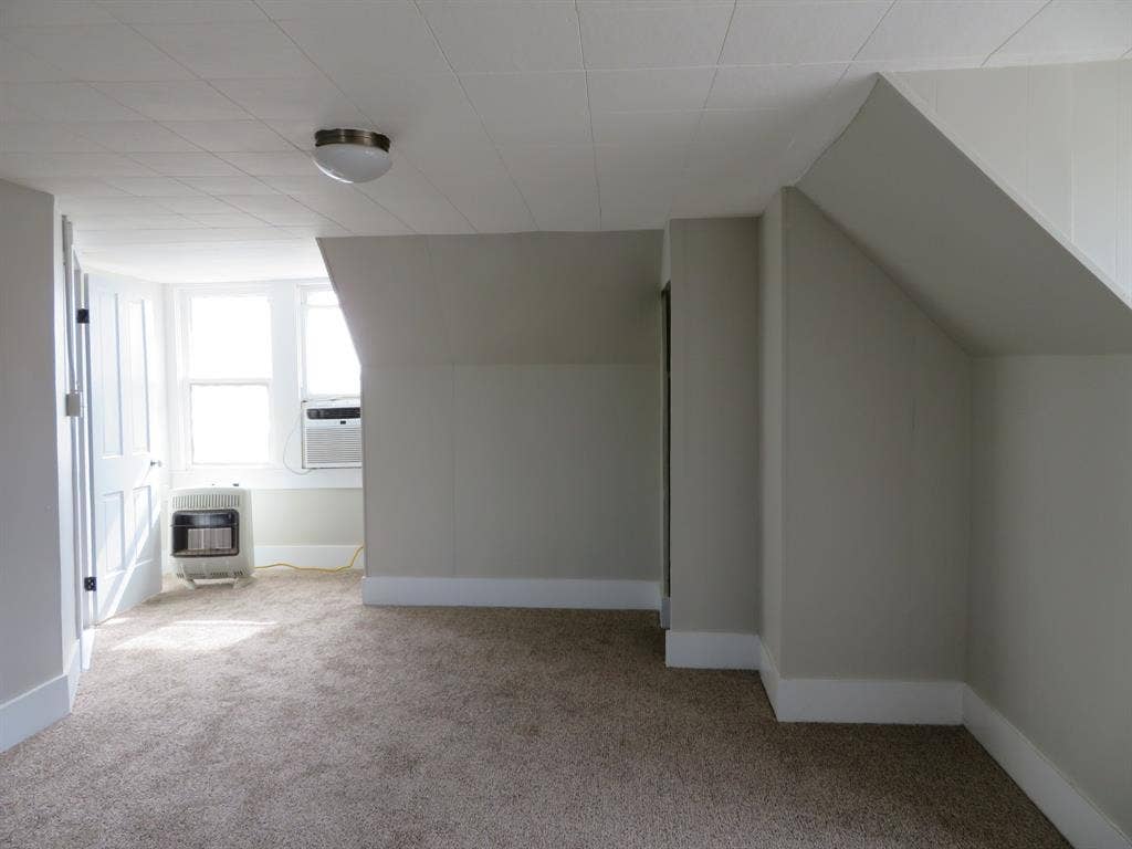 Upstairs Bedroom 2