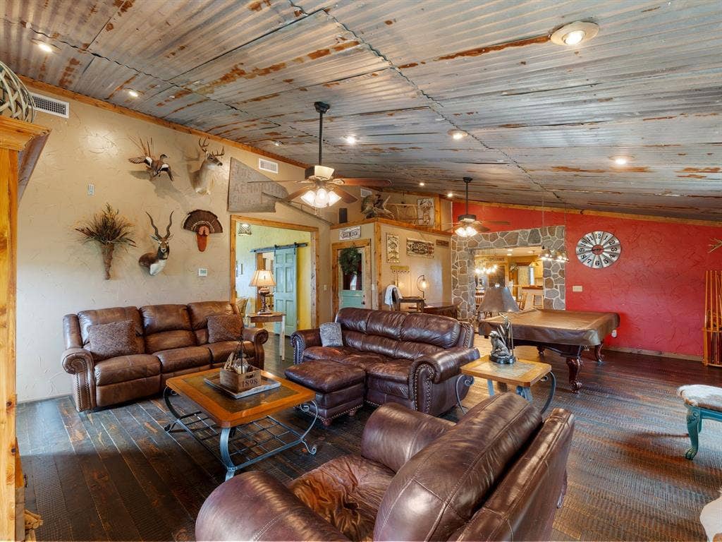 5801 County Road 4128, Scurry, TX 75158 Corrugated metal ceiling with recessed lighting