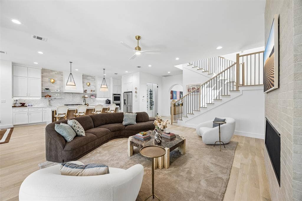 3722 Cortez Drive, Dallas, TX 75220 3722 Cortez Drive, Dallas, TX 75220