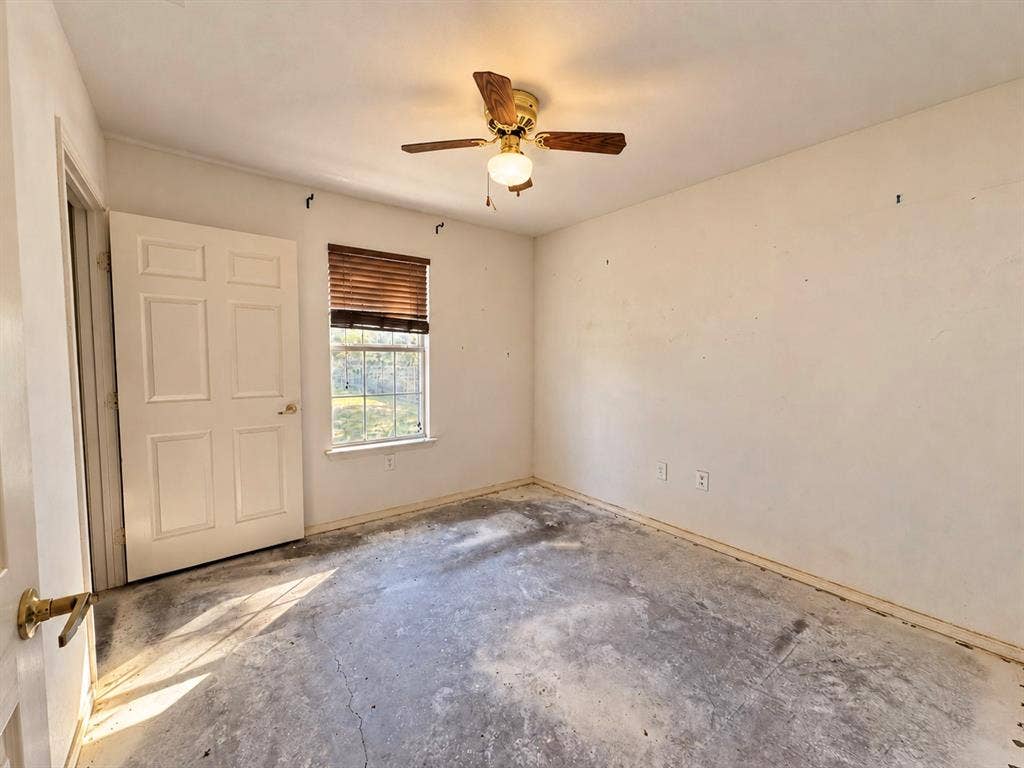 208 Olive Street, Lone Oak, TX 75453 Window with horizontal blinds