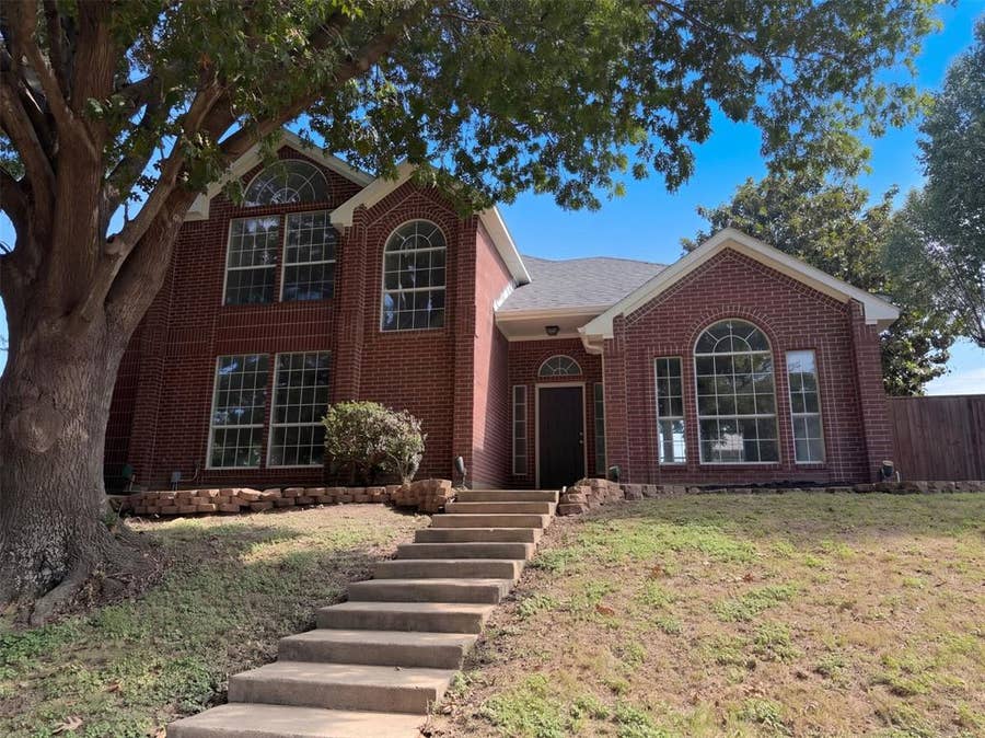 Property photo for 708 Fall Wheat Drive, DeSoto, TX