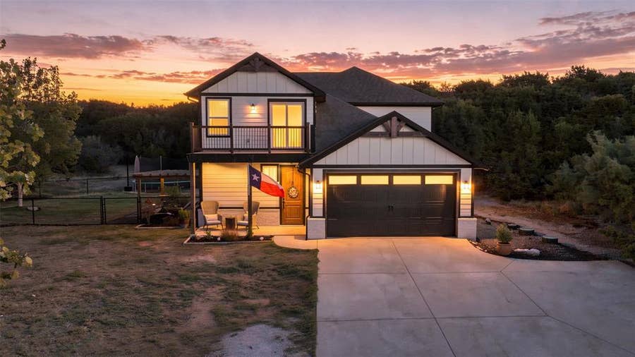 Property photo for 1006 Mojave Trail, Granbury, TX