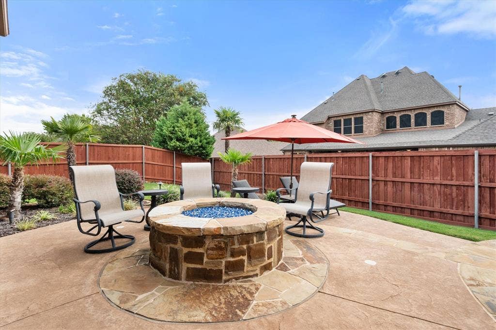 824 Rio Grande Drive, Mansfield, TX 76063 Gas fire pit!
