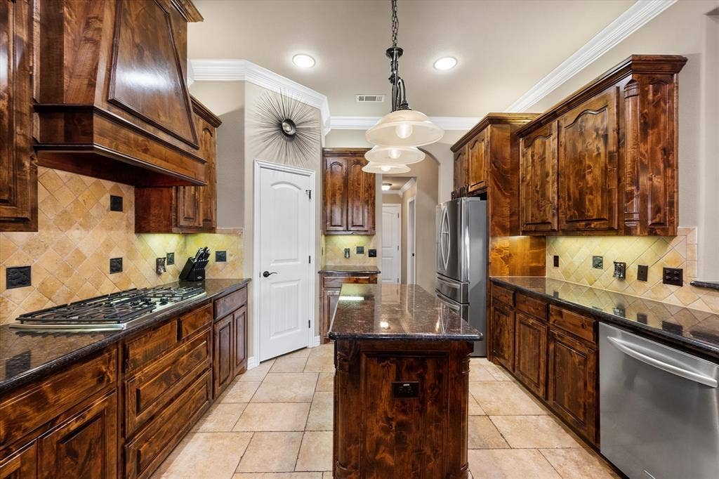 824 Rio Grande Drive, Mansfield, TX 76063 824 Rio Grande Drive, Mansfield, TX 76063