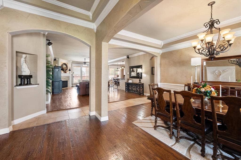 824 Rio Grande Drive, Mansfield, TX 76063 Beautiful nail down hard wood floors!