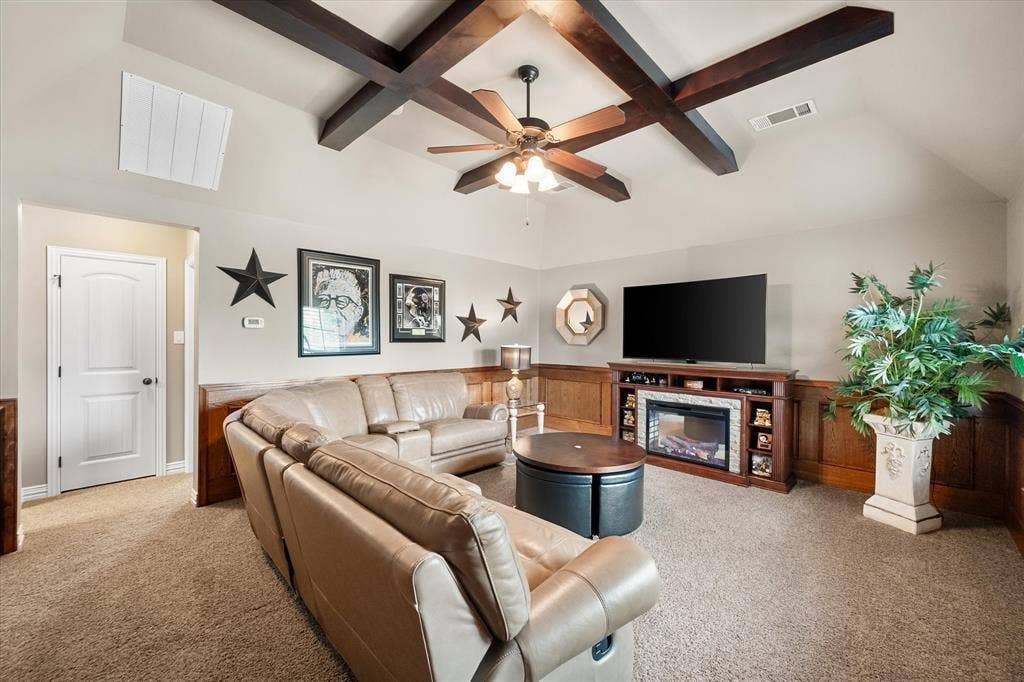 824 Rio Grande Drive, Mansfield, TX 76063 Upstairs living area.