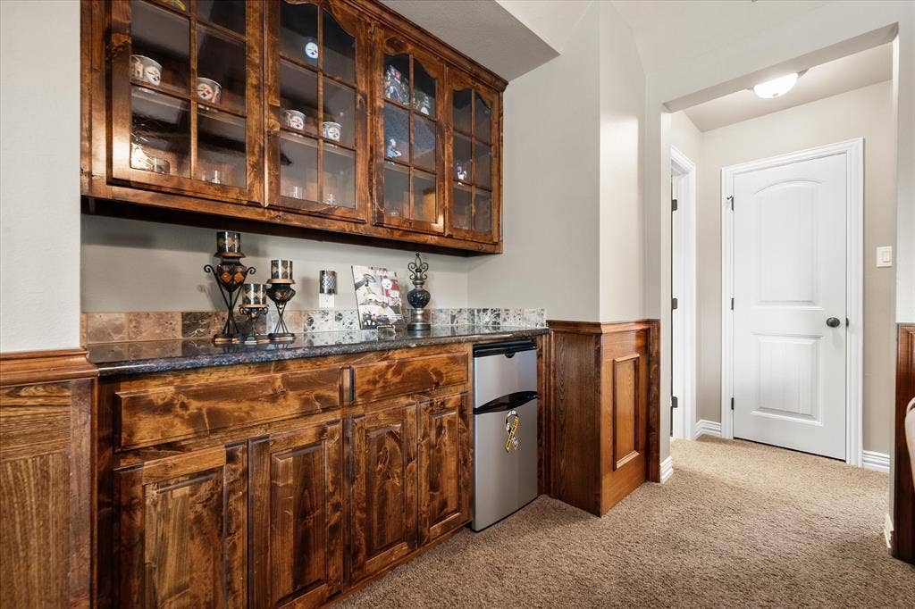 824 Rio Grande Drive, Mansfield, TX 76063 Built-in here, too!