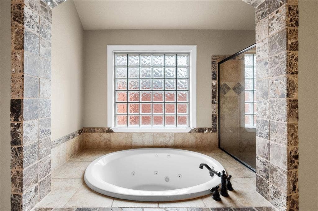 824 Rio Grande Drive, Mansfield, TX 76063 824 Rio Grande Drive, Mansfield, TX 76063