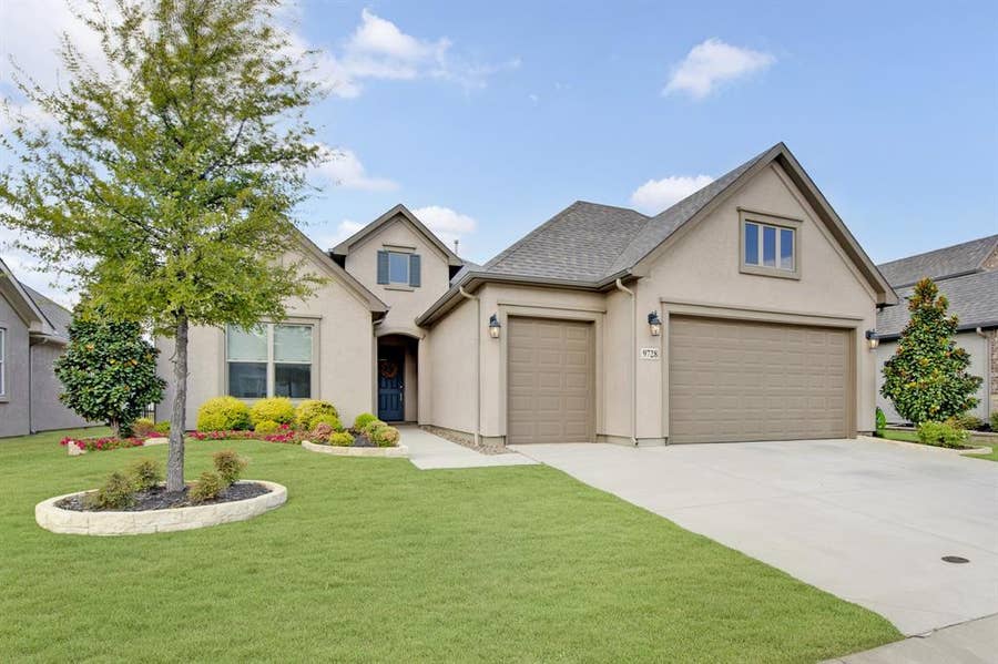 Property photo for 9728 Silver Rock Way, Denton, TX