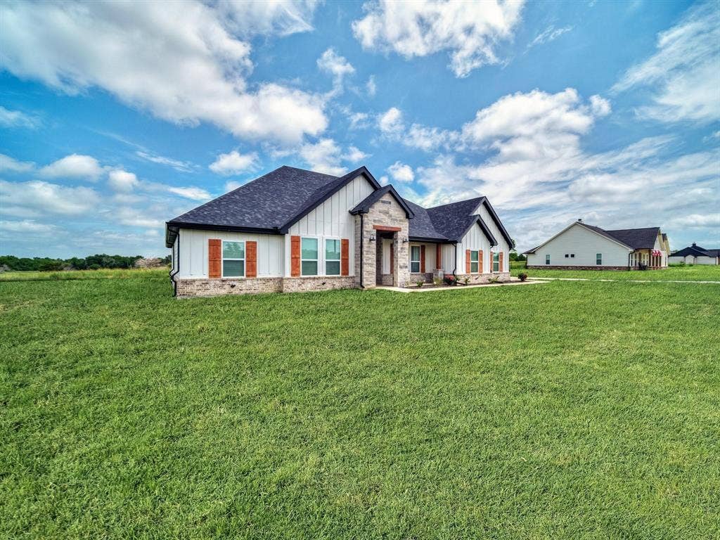 2544 Fm 1566 W, Celeste, TX 75423