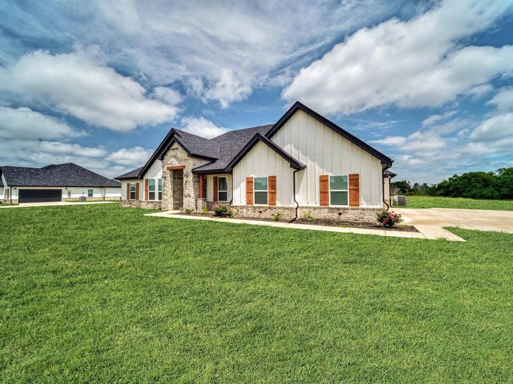 2544 Fm 1566 W, Celeste, TX 75423