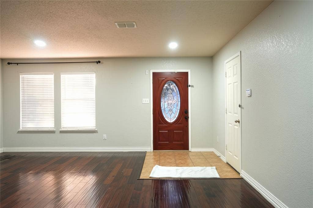 5440 Kleberg Drive, Grand Prairie, TX 75052 5440 Kleberg Drive, Grand Prairie, TX 75052
