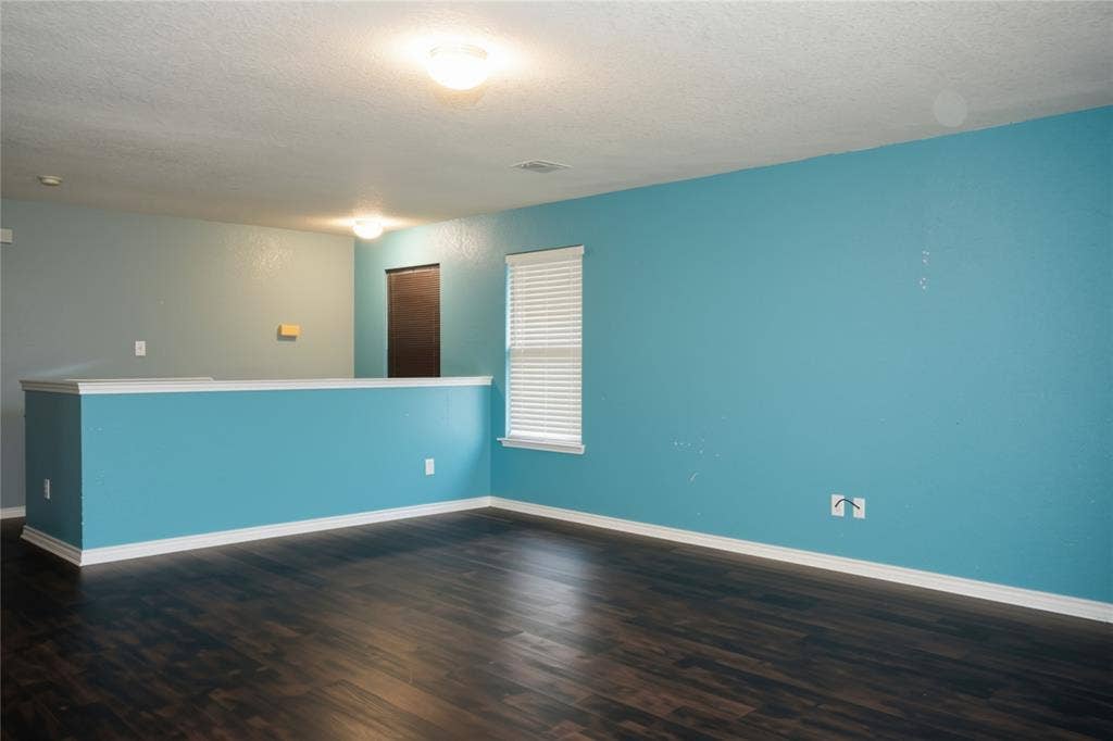 5440 Kleberg Drive, Grand Prairie, TX 75052 Game room is located in 2nd floor.