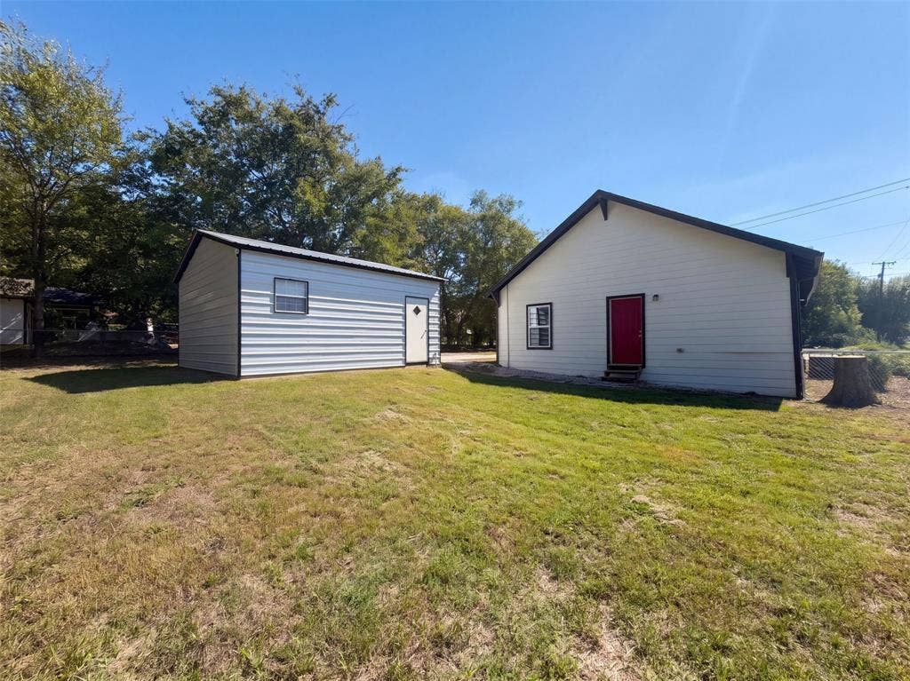 1425 E Cherry Street, Sherman, TX 75090