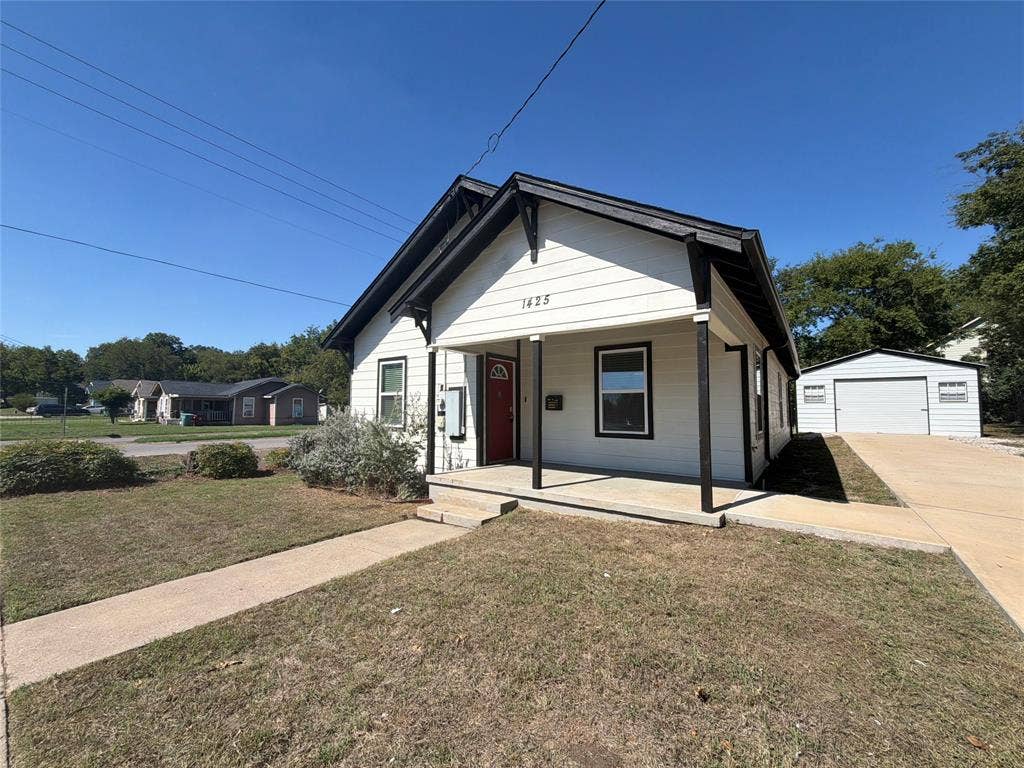 1425 E Cherry Street, Sherman, TX 75090