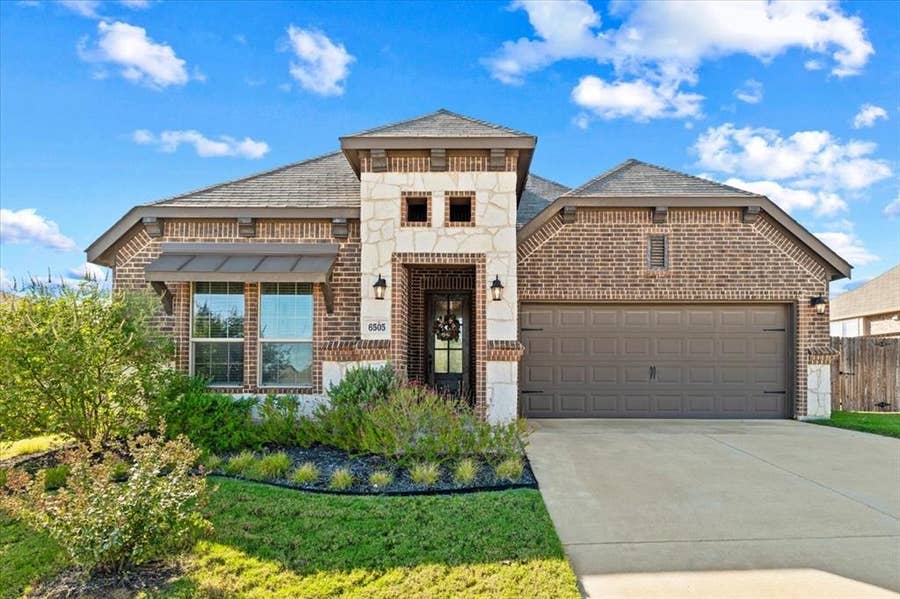 Property photo for 6505 Molly Anita Drive, Burleson, TX