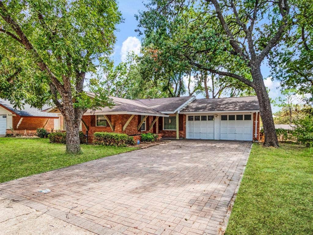 2222 Woodoak Drive, Irving, TX 75060 2222 Woodoak Drive, Irving, TX 75060