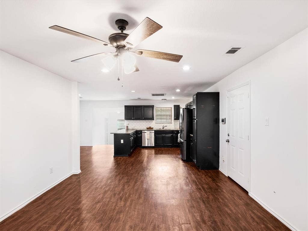 2222 Woodoak Drive, Irving, TX 75060 2222 Woodoak Drive, Irving, TX 75060