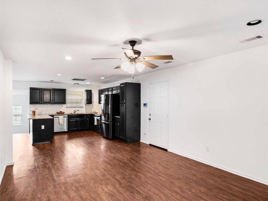 2222 Woodoak Drive, Irving, TX 75060 2222 Woodoak Drive, Irving, TX 75060