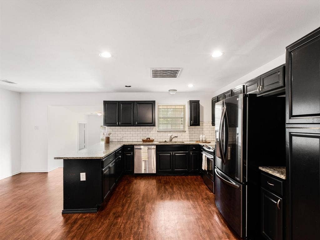 2222 Woodoak Drive, Irving, TX 75060 2222 Woodoak Drive, Irving, TX 75060