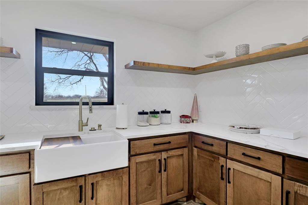 9259 County Road 578, Anna, TX 75409 butlers pantry