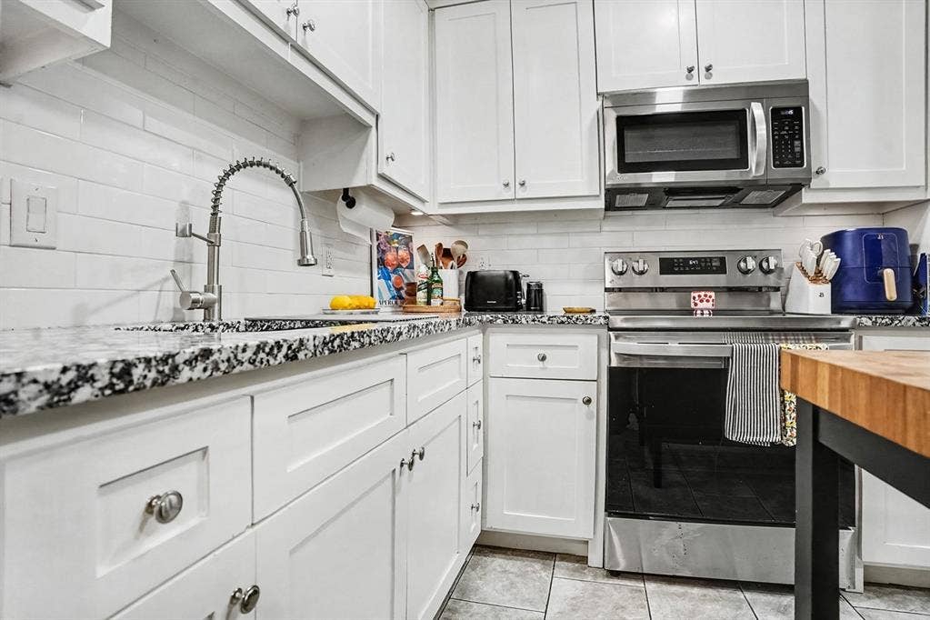 48 E Mountain Creek Court, Grand Prairie, TX 75052
