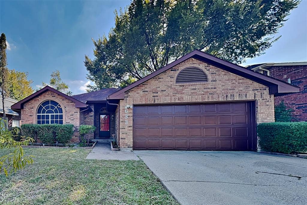 633 Beatty Drive, Grand Prairie, TX 75052