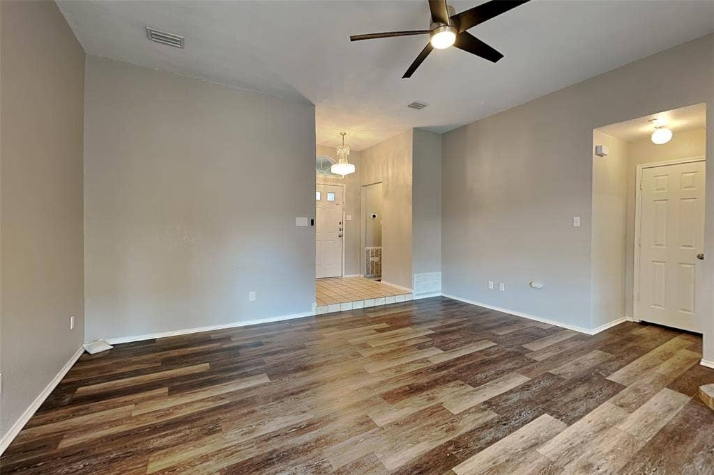 633 Beatty Drive, Grand Prairie, TX 75052
