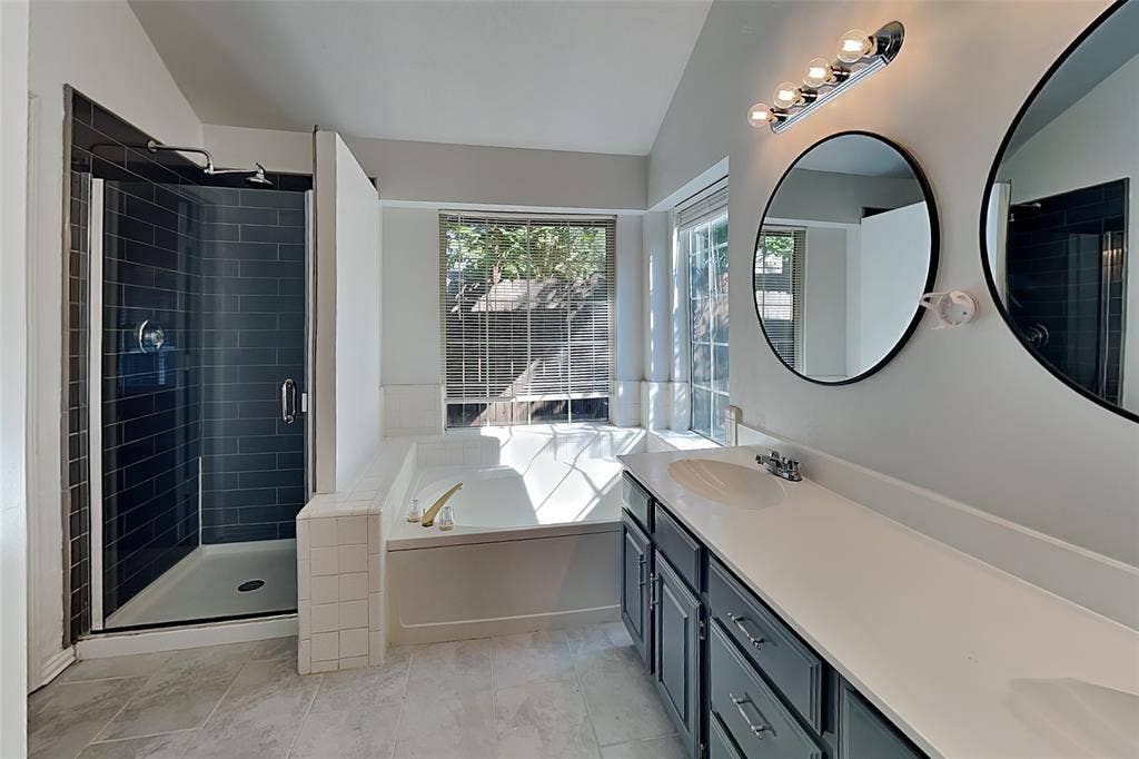 633 Beatty Drive, Grand Prairie, TX 75052