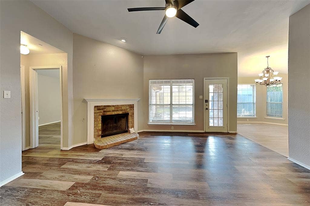 633 Beatty Drive, Grand Prairie, TX 75052