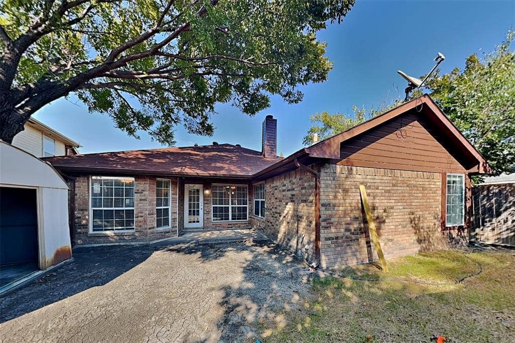 633 Beatty Drive, Grand Prairie, TX 75052