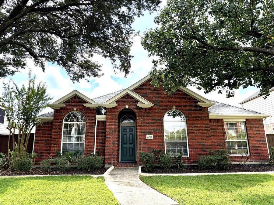 Property photo for 2508 Deer Horn Drive, Plano, TX